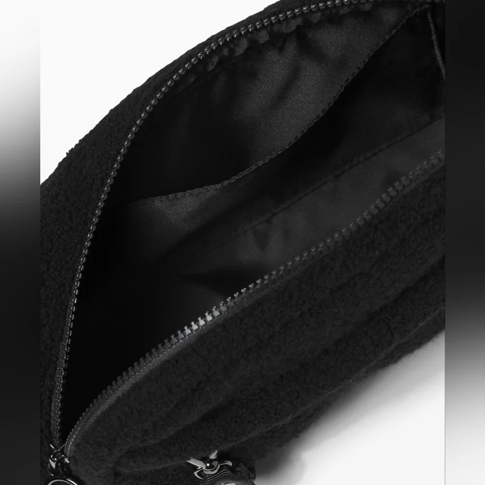 Rare!!! BRAND NEW!!! Lululemon On The Beat Belt Bag *5L Black Bum Waist Bag! - Picture 8 of 11